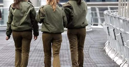 בקרוב חיג'אב: מפקדים בשיזפון אסרו על חיילות ללבוש חולצות לבנות כי "זה לא צנוע"