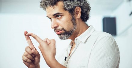 נשי וגאה בזה: "כשסיפרתי שאני נשוי לאישה שאלו אם אני בארון"