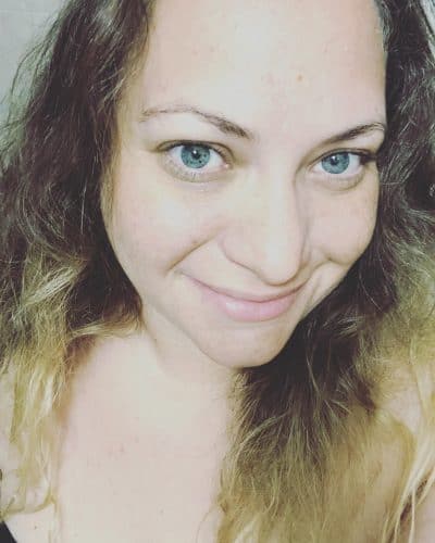 אסתי וייס. צילום עצמי