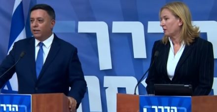 מופע ההשפלה של לבני: לא משנה אישה או גבר, גבאי פשוט מרגיש מאוים