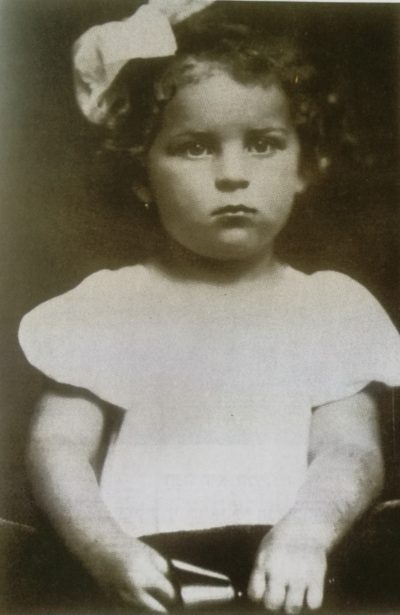 חנה גופרית בילדותה