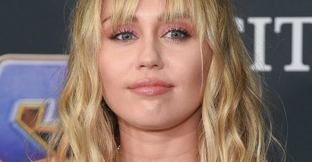 מביך: מיילי סיירוס במסר לאקס וג'ון טרבולטה מסתבך עם טיילור סוויפט