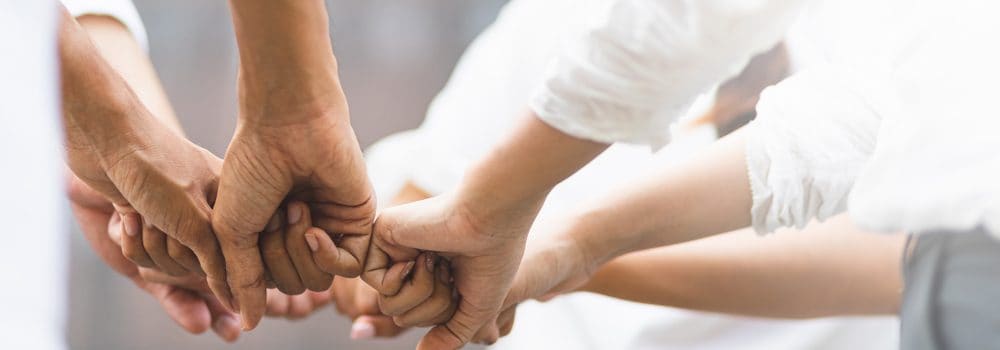 רוצים לעזור לקשישים? מדריך קצר לכל הדרכים האפשריות