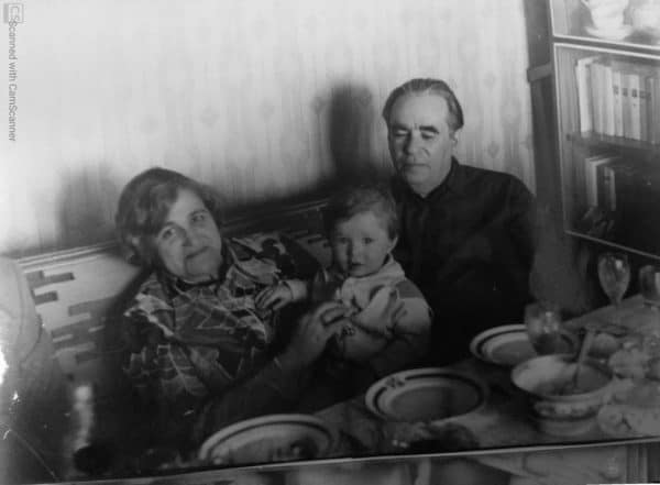 סבא וניה, סבתא אירינה ואולגה 