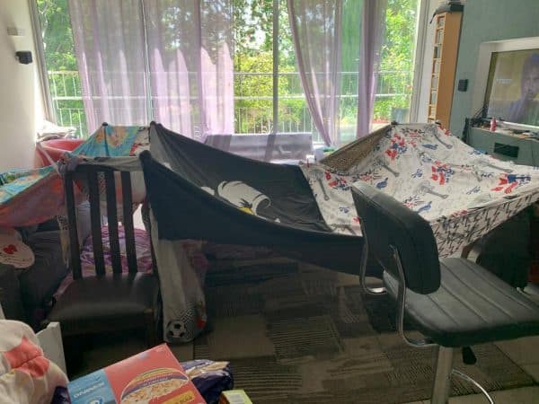 מה שהיה פעם סלון והפך לאוהל. צילום הדס רגולסקי כריסי