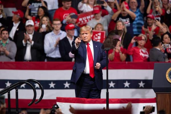 עצרת בחירות של טראמפ בפניקיס אריזונה