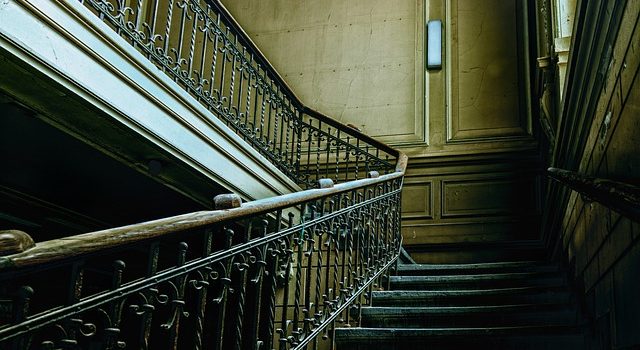 ארונות חשמל מעוצבים לחדר מדרגות- למה כדאי?