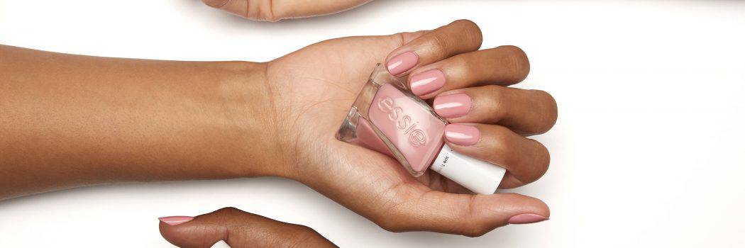 מה עושים בסגר? איך מנקים בלי שישארו חיידקים, ובלי שהלק יתקלף