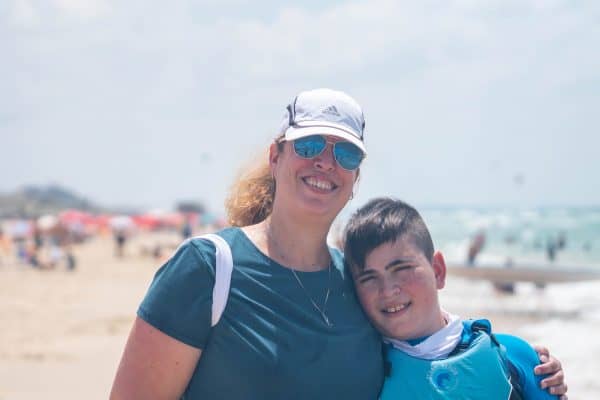 טלי קפלן ובנה עידו. צילום ביתי