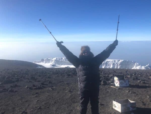 מיכל בקצה הקלימנג'רו