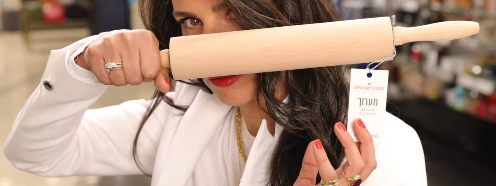 לכבוד יום האישה קמפיין חברתי של ה"משביר לצרכן" במסר שלא ניתן להתעלם ממנו נגד אלימות