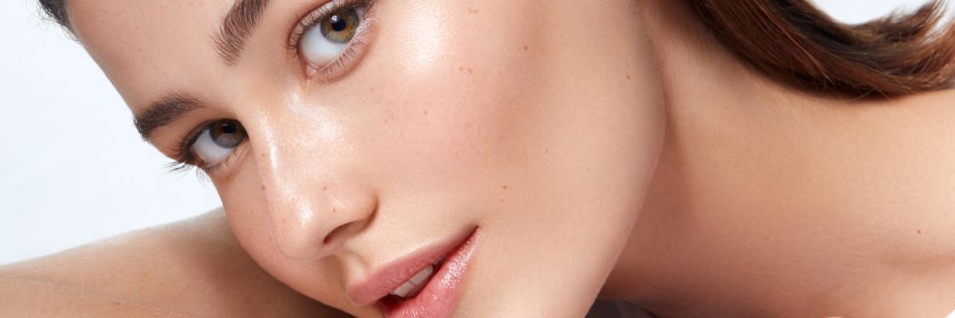 תהיו הקוסמטיקאיות של עצמכן, כי היום כל המוצרים הטובים ביותר לרכישה במדף המכירות.