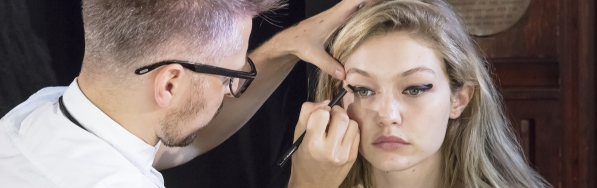 דוגמניות סוף סוף לא יצטרכו להחליף בגדים בציבור