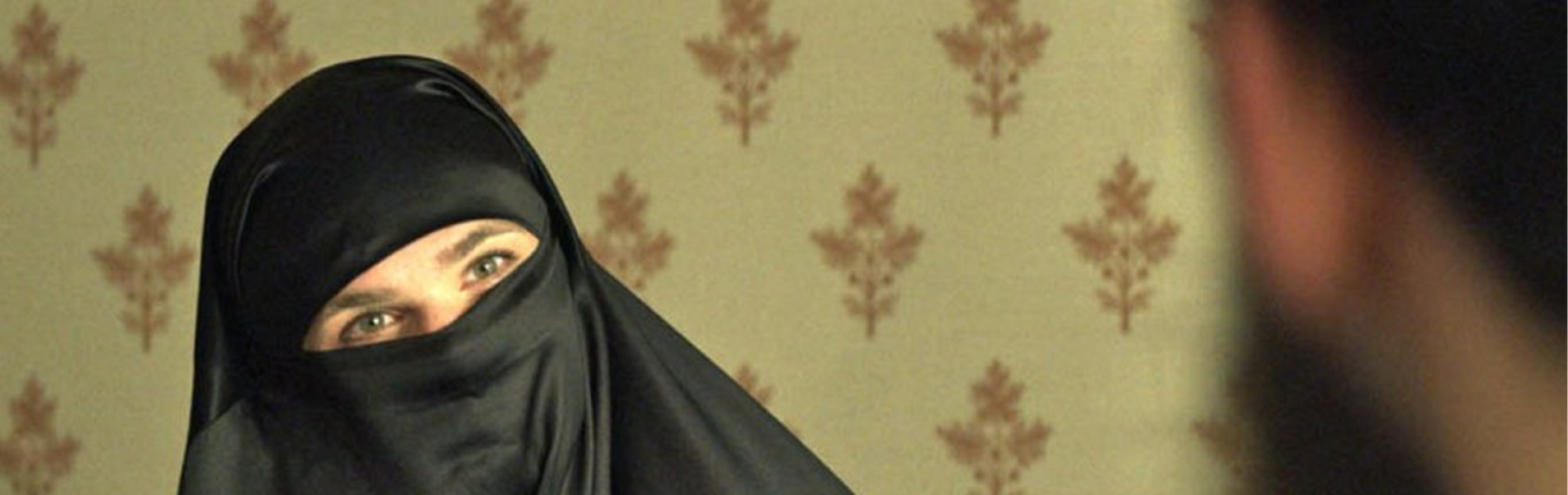 סיפור כיסוי : הסרט החדש שמעיז לעשות צחוק מהקיצוניות האיסלאמית