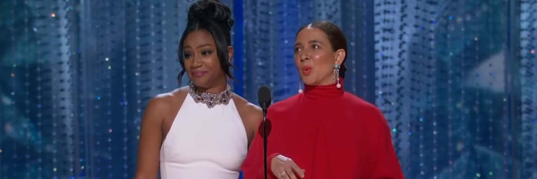 טיפאני האדיש: איך שמלה זולה וממוחזרת כבשה את האוסקר?