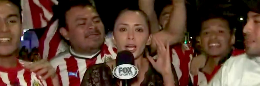 שדרנית ספורט הוטרדה מינית בשידור חי ע"י אוהד כדורגל- ולא נשארה חייבת