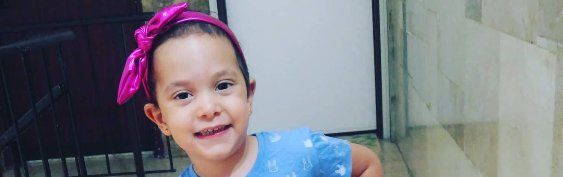 עגילים באוזניים לתינוקות: גרימת כאב מיותר לחסר ישע או אקססורי חובה?