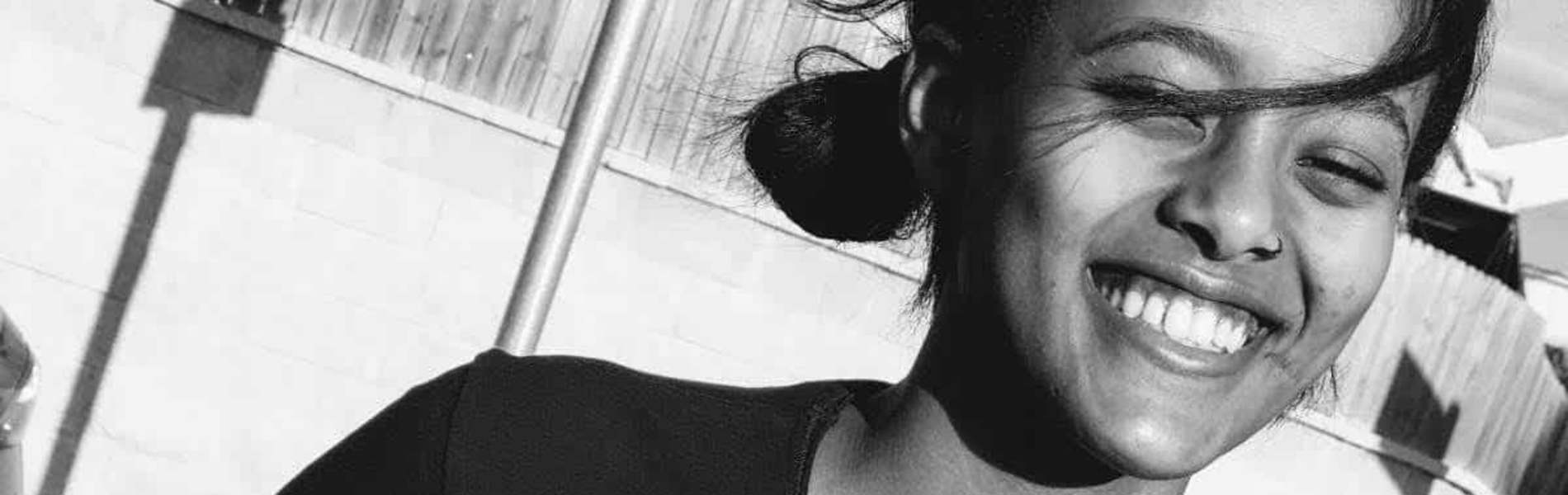 העובדת הסוציאלית שטיפלה בי היא "אמא" בשבילי, אל תפקירו אותה