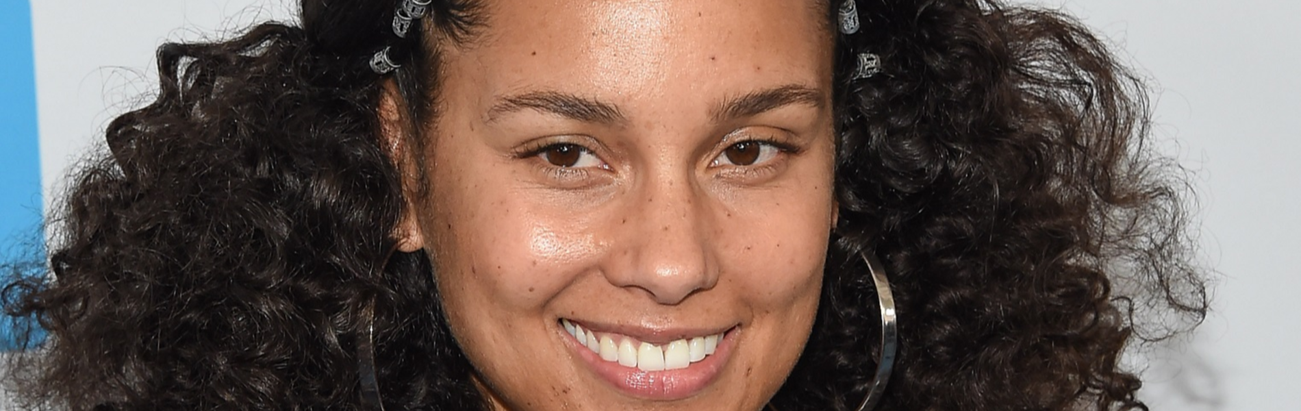 מהילדות הקשה בניו יורק ועד לגראמי: הסיפור האמיתי של אלישיה קיז