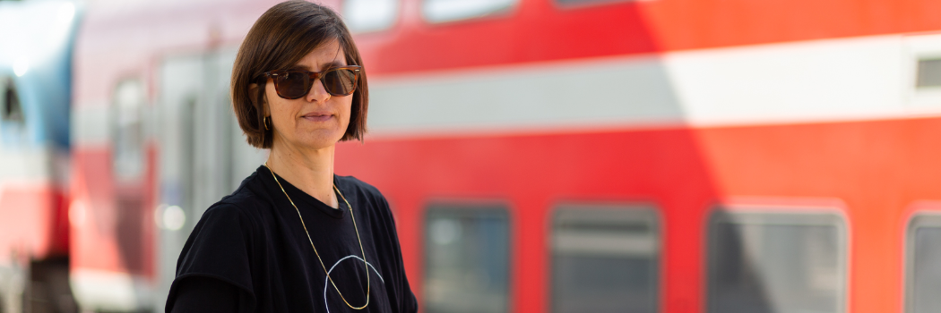 פגישה ברכבת: האישה שעוזרת לנשות ג'יסר-א-זרקה לרקום חלומות