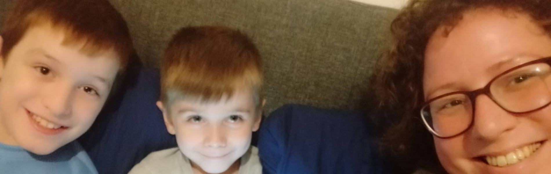 לגדל שני ילדים על הרצף האוטיסטי בזמן קורונה