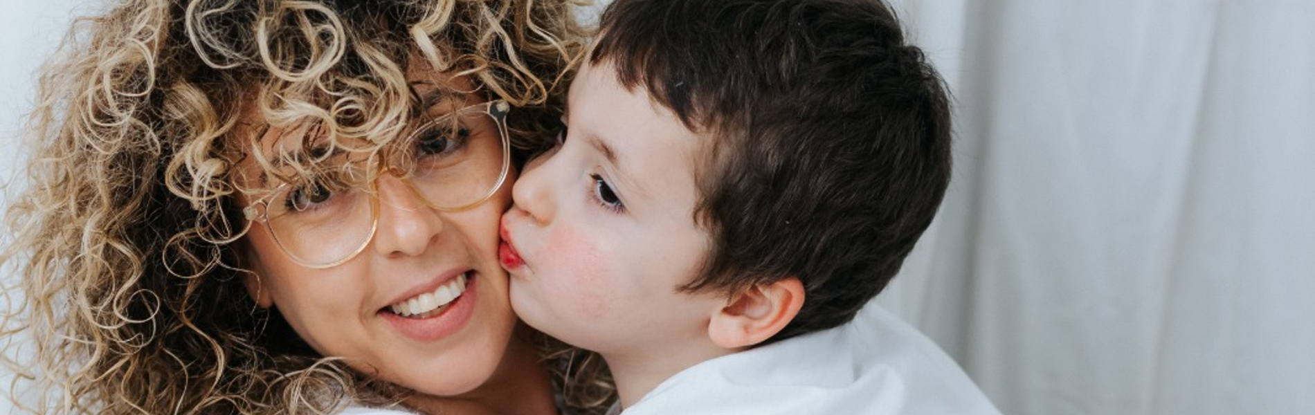 האמהות השקופות: "נאלצתי לבחור בין שעת טיפול לילד לבין לסופר"